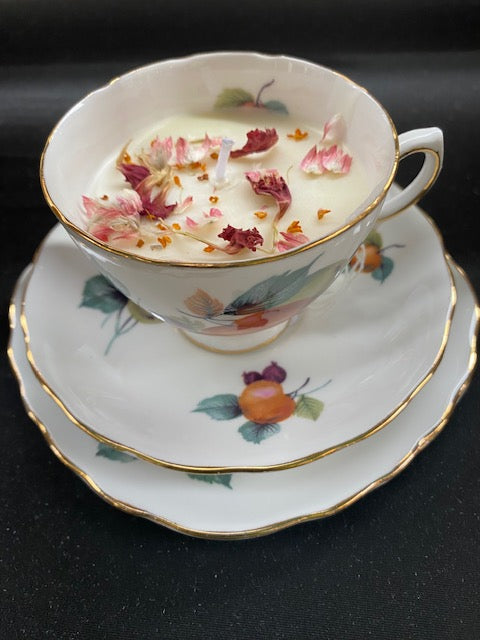 Lavender Keepsake – Forget-Me-Not Vintage Teacup Candle