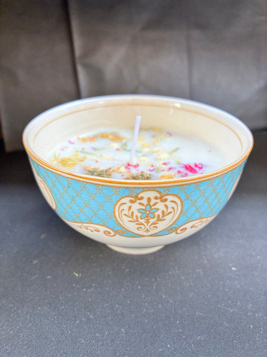 Vintage Lavender Scented Candle