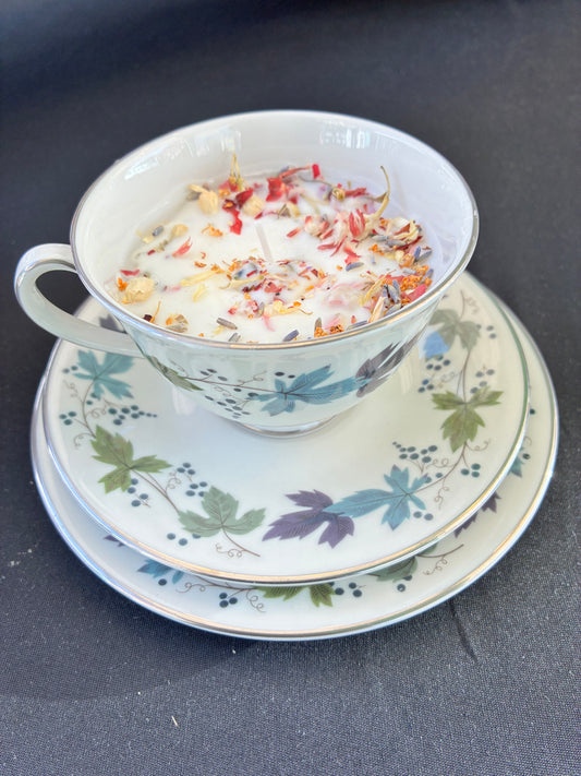 Vintage Teacup Candle – Lavender Scented