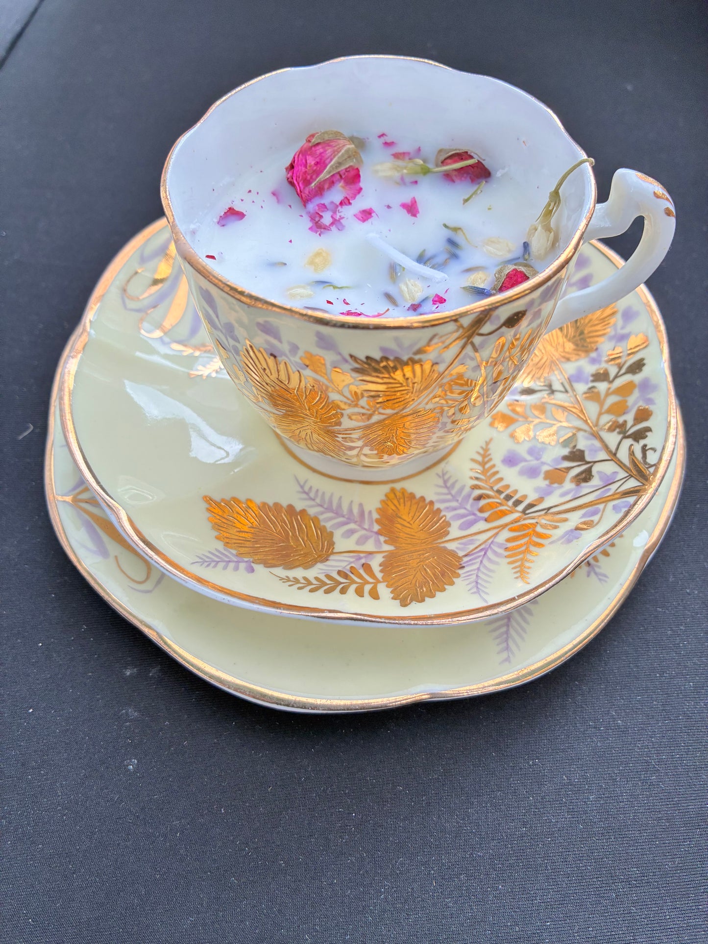 Forget Me Not – Royal Oud Scented Trio Teacup Candle