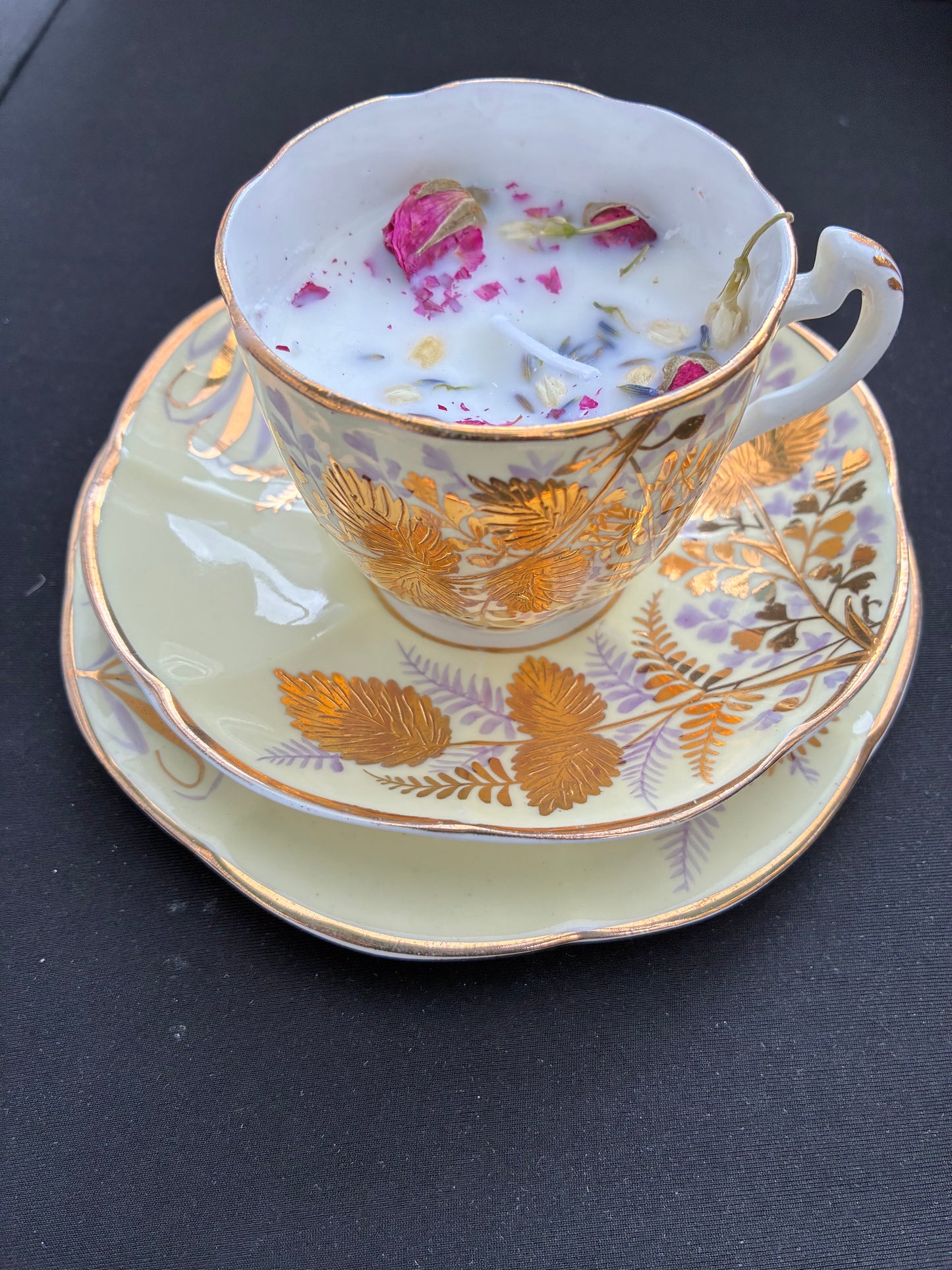 Forget Me Not – Royal Oud Scented Trio Teacup Candle