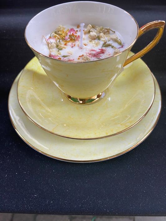 Vintage Satsuma Scented Trio Teacup Candle –