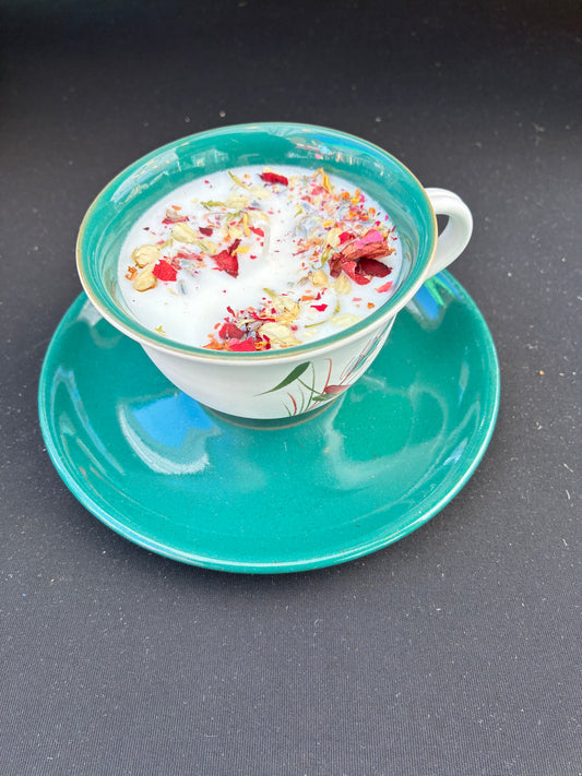 Ocean Bloom – Jasmine & Citrus Scented Teacup Candle