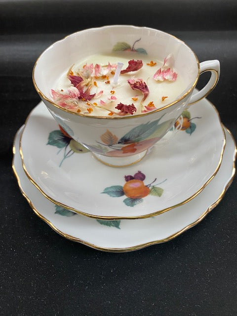 Lavender Keepsake – Forget-Me-Not Vintage Teacup Candle