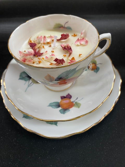 Lavender Keepsake – Forget-Me-Not Vintage Teacup Candle